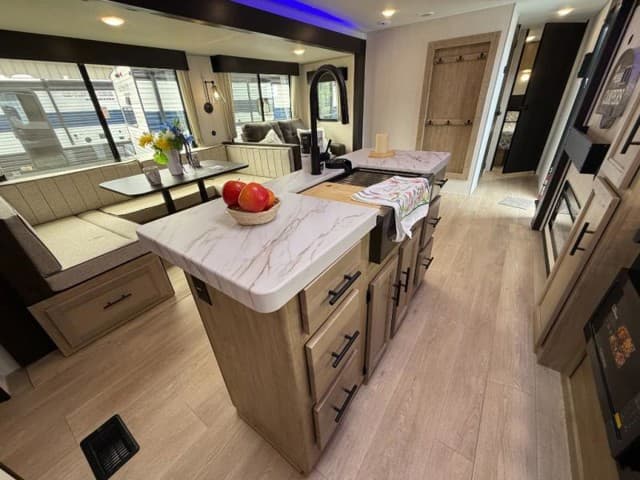 2026 Forest River 2026 Forest River Cherokee Wolf Den - thumbnail 14