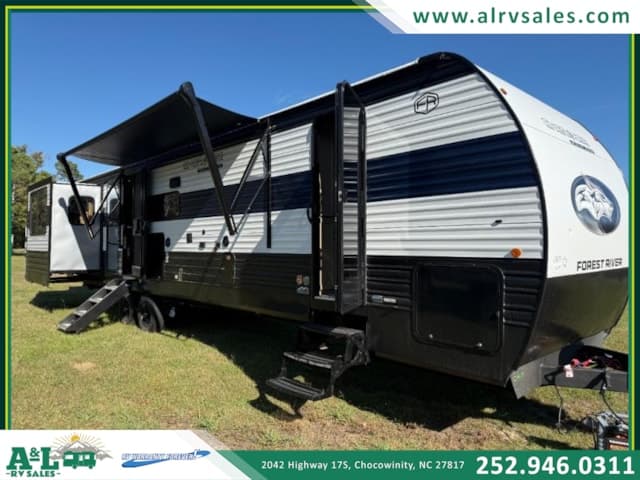 2026 Forest River Cherokee Wolf Den 306MM