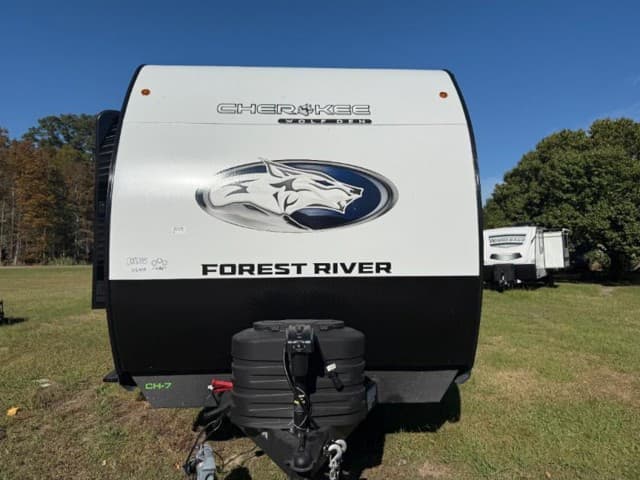 2026 Forest River 2026 Forest River Cherokee Wolf Den - thumbnail 3