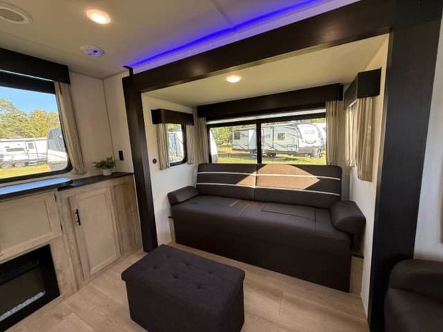 2026 Forest River 2026 Forest River Cherokee Wolf Den - thumbnail 20