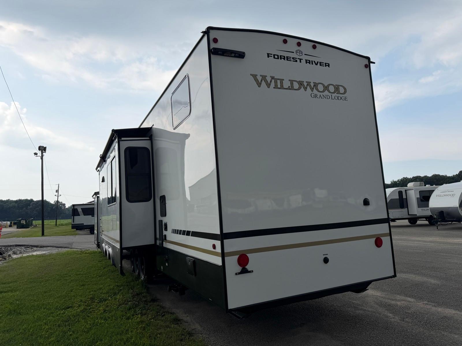 2026 Forest River 2026 Forest River Wildwood Grand Lodge - thumbnail 6
