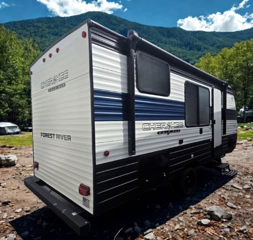 2026 Forest River 2026 Forest River Cherokee Wolf Pup - thumbnail 3