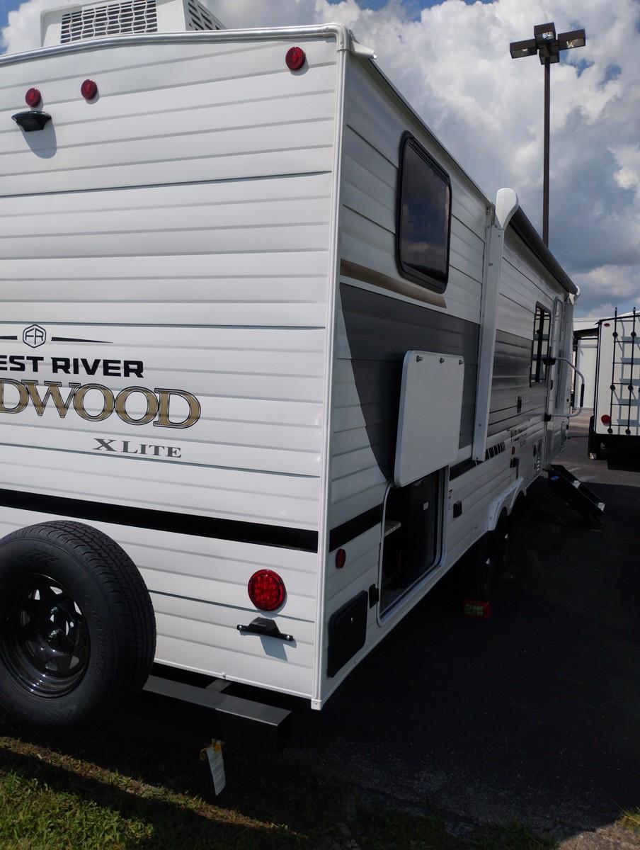 2027 Forest River 2027 Forest River Wildwood - thumbnail 16