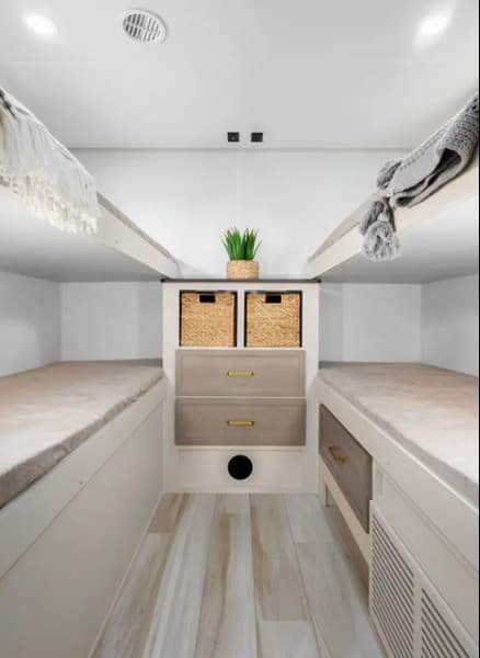 2026 Forest River 2026 Forest River Wildwood Heritage Glen - thumbnail 5