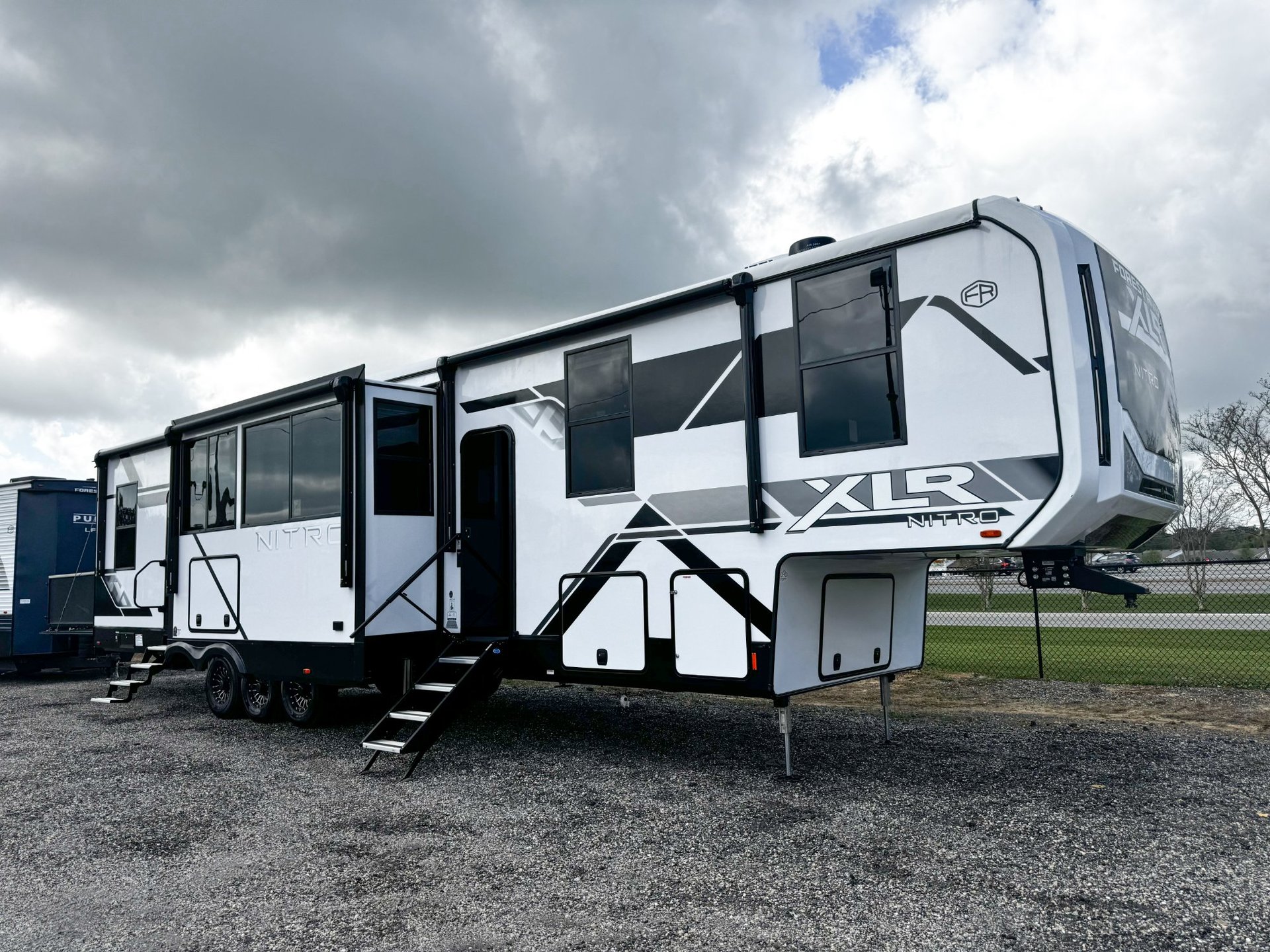 2026 Forest River 2026 Forest River Xlr Nitro Toy Hauler - image 1