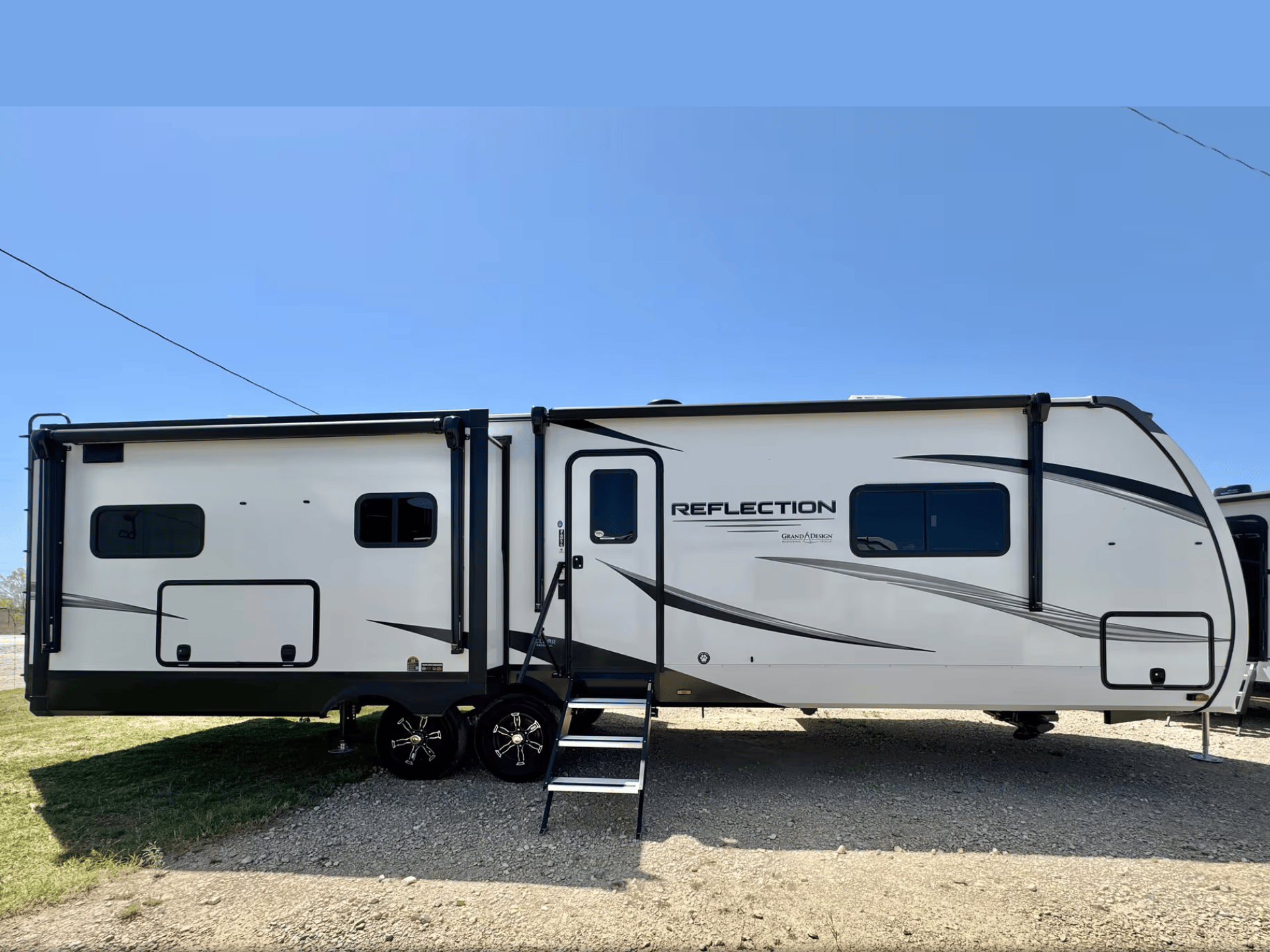 2025 Grand Design 2025 Grand Design Reflection - image 1