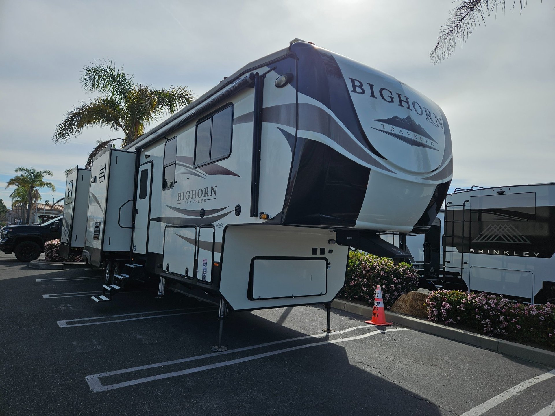 2019 Heartland 2019 Heartland Bighorn - image 1