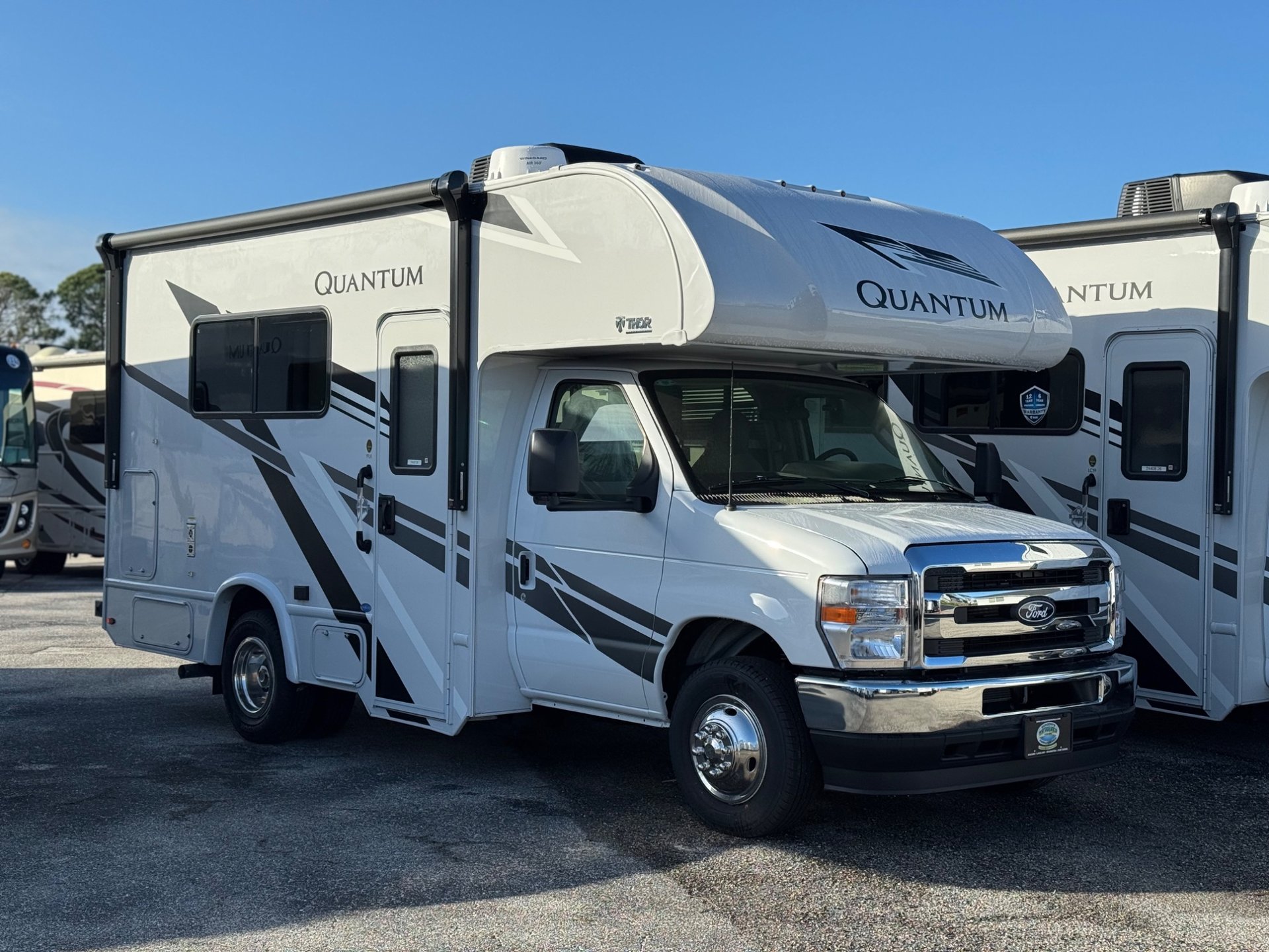 2026 Thor Motor Coach 2026 Thor Motor Coach Quantum - image 1