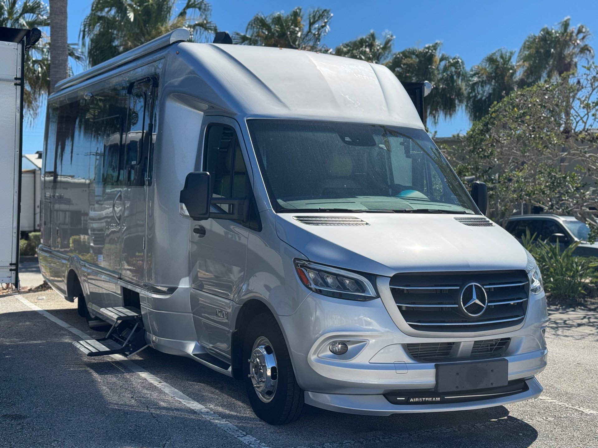 2022 Airstream 2022 Airstream Atlas - image 1