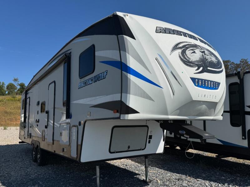2020 Forest River 2020 Forest River Cherokee Artic Wolf - image 1