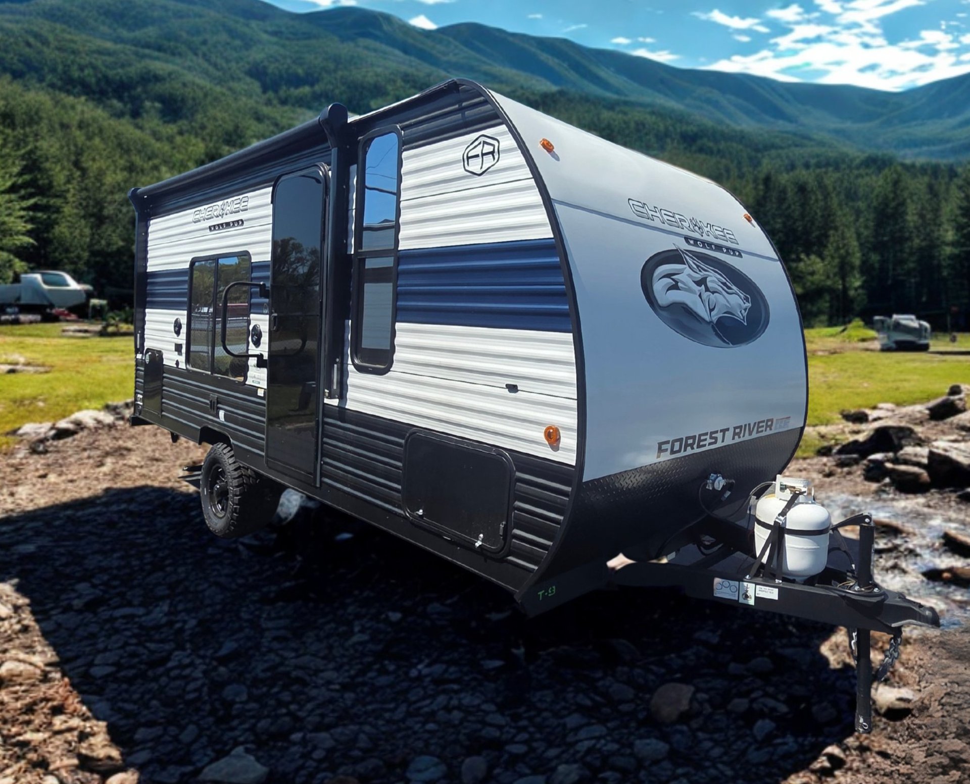 2025 Forest River 2025 Forest River Cherokee Wolf Pup - image 1