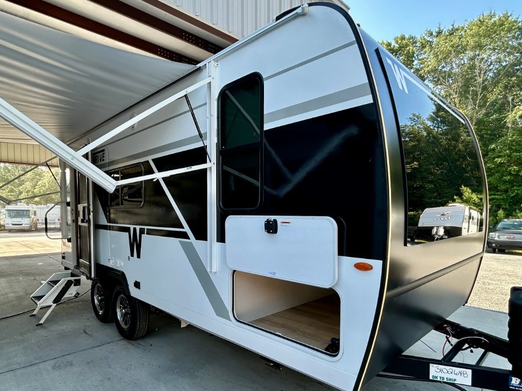 2026 Winnebago 2026 Winnebago Thrive - image 1