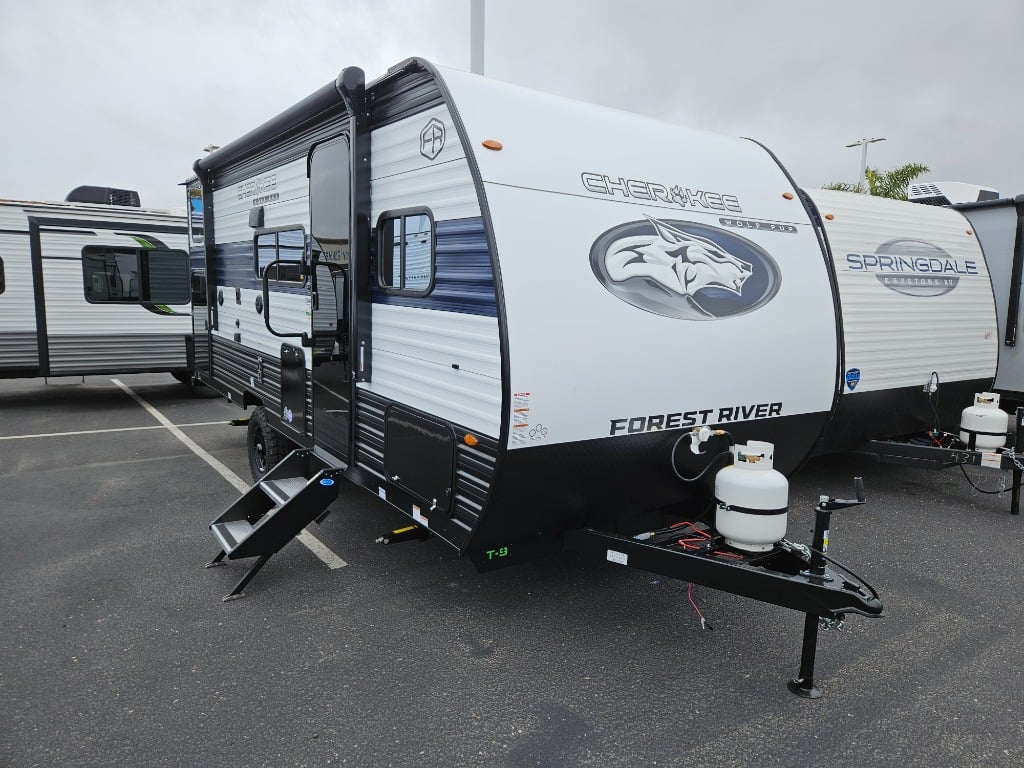 2025 Forest River 2025 Forest River Cherokee Wolf Pup - image 1