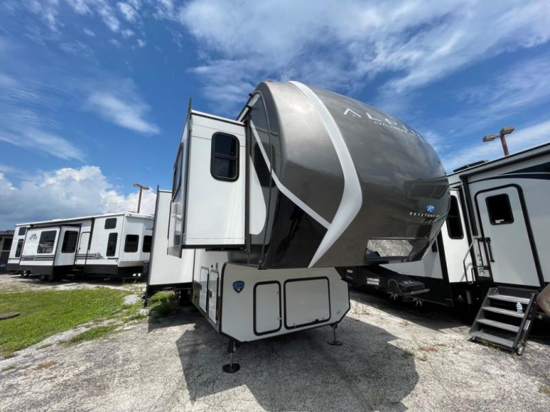 2025 Keystone RV 2025 Keystone RV Alpine Avalanche Edition - image 1