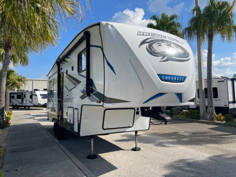 2024 Cherokee Arctic Wolf 2024 Cherokee Arctic Wolf ARCTIC WOLF - image 1