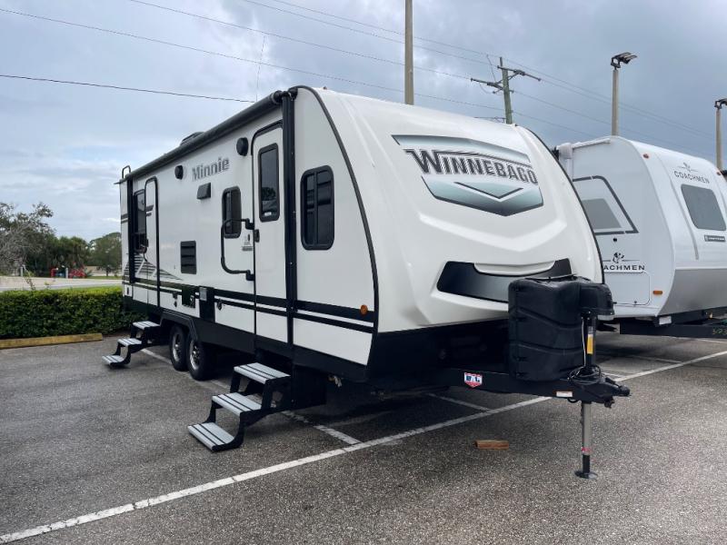 2020 Winnebago 2020 Winnebago Micro Minnie - image 1