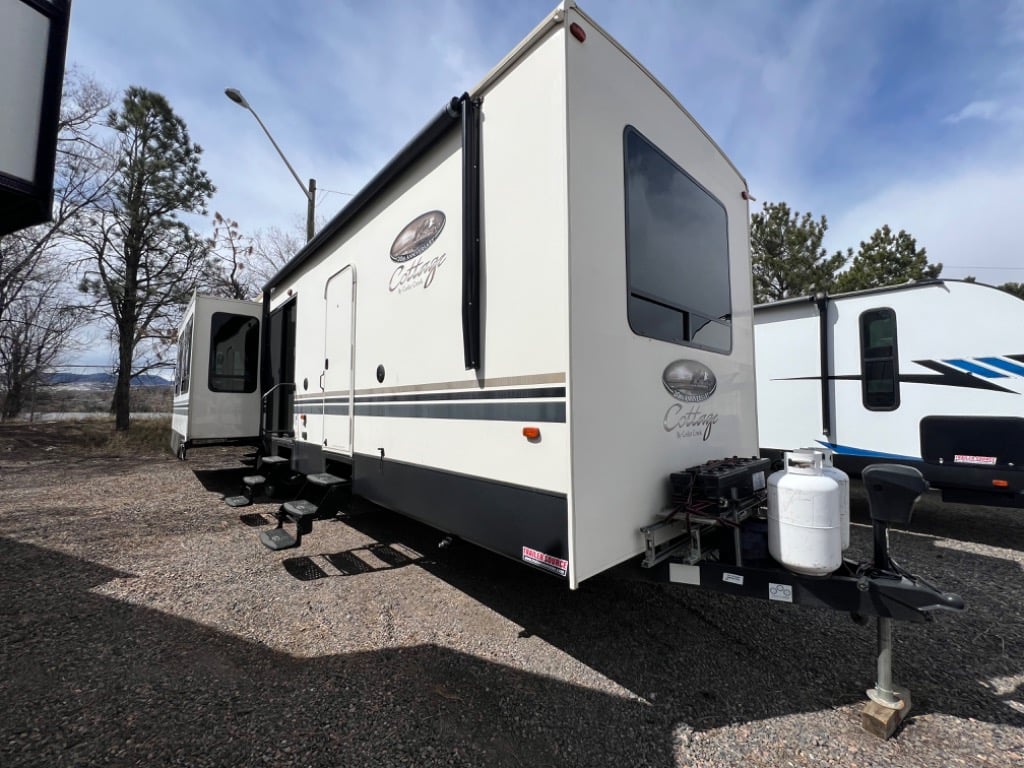 2020 Forest River 2020 Forest River Cedar Creek Cottage - image 1