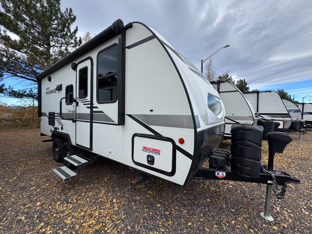 2021 Winnebago 2021 Winnebago Micro Minnie - image 1