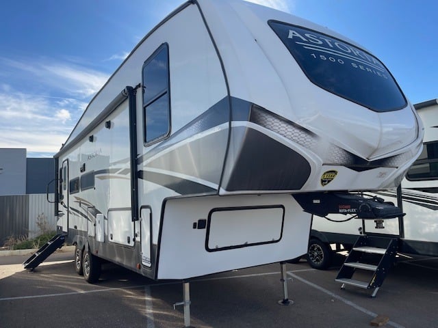 2023 Dutchmen 2023 Dutchmen Astoria - image 1