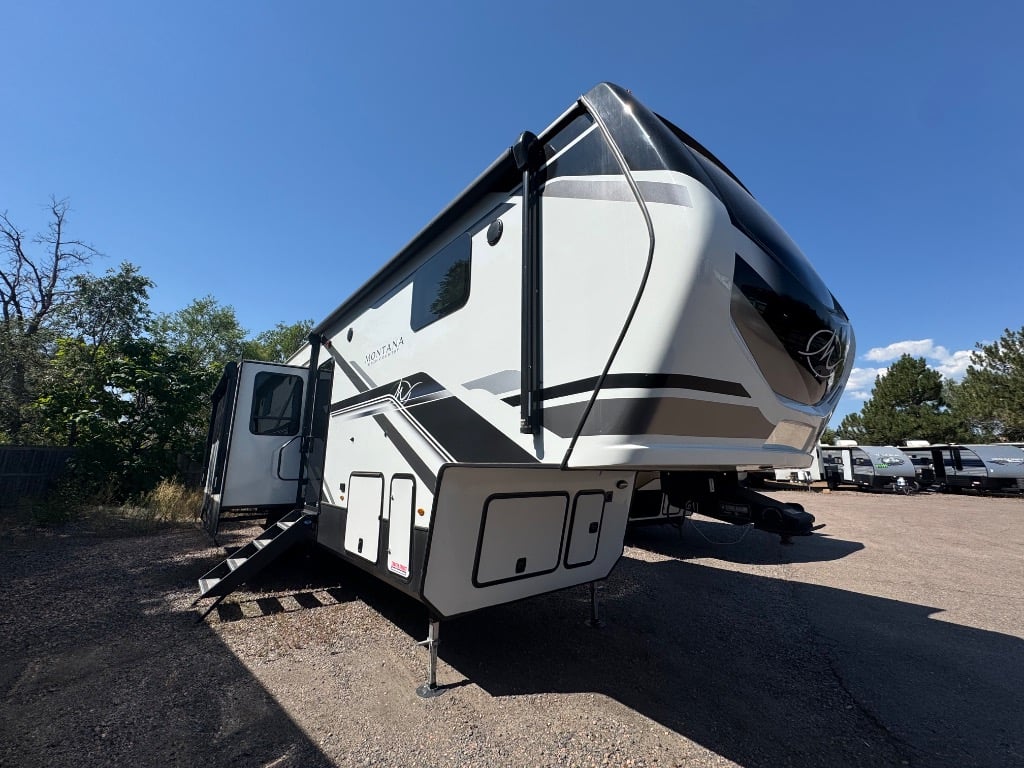2024 Keystone RV 2024 Keystone RV Montana High Country - image 1