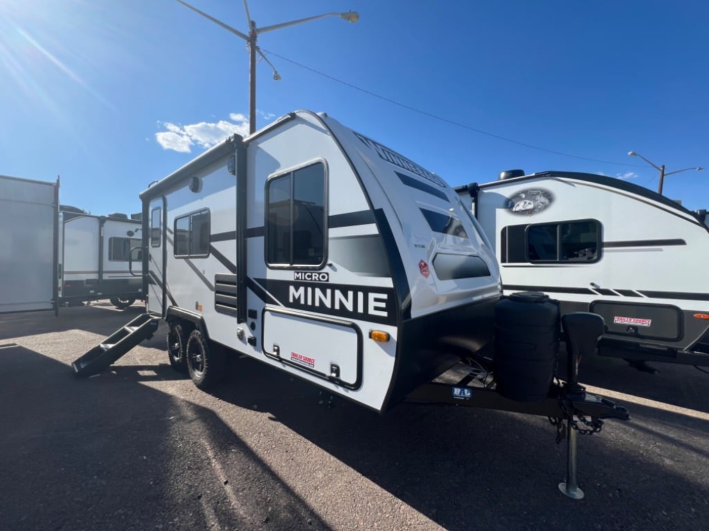 2025 Winnebago 2025 Winnebago Micro Minnie - image 1