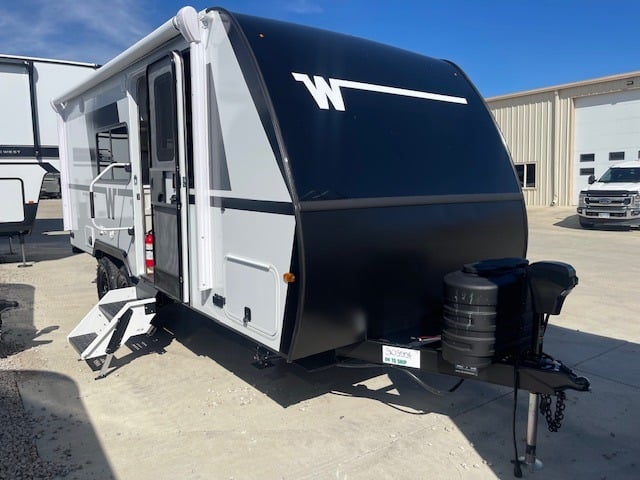 2026 Winnebago 2026 Winnebago Micro Minnie - image 1