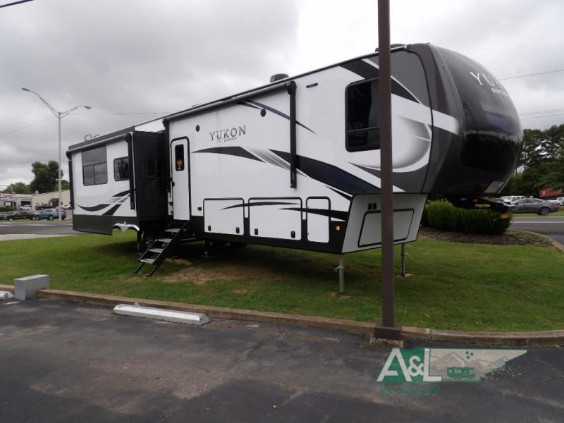 Dutchmen Yukon Fifth Wheel Review: 3 Spacious Floorplans