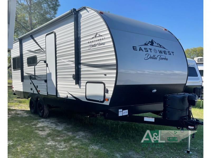 EAST TO WEST Della Terra Travel Trailer Review: 2 Family-Friendly RVs
