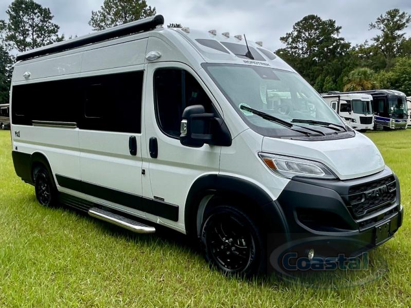2025 Roadtrek Play
