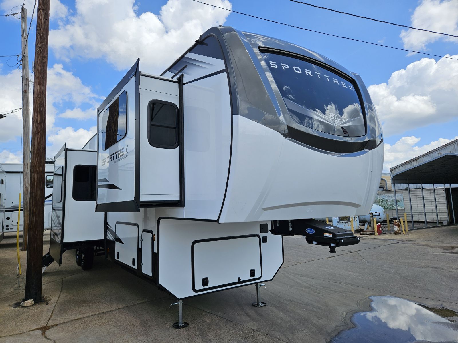 2026 Venture Rv Sporttrek Touring Edition