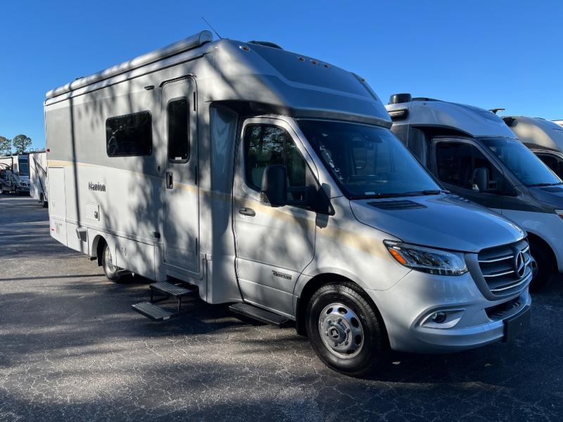 2025 Winnebago Navion 24t