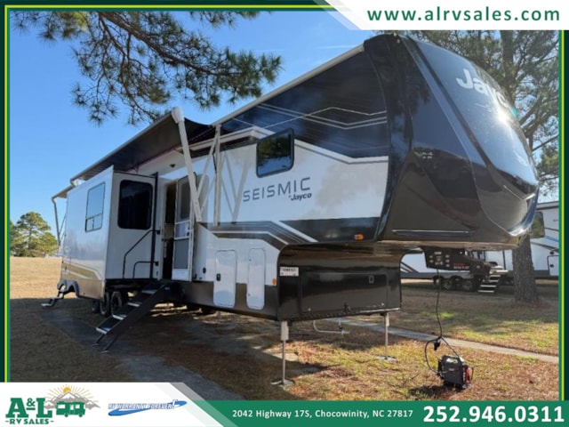 2026 Jayco Seismic Toy Hauler